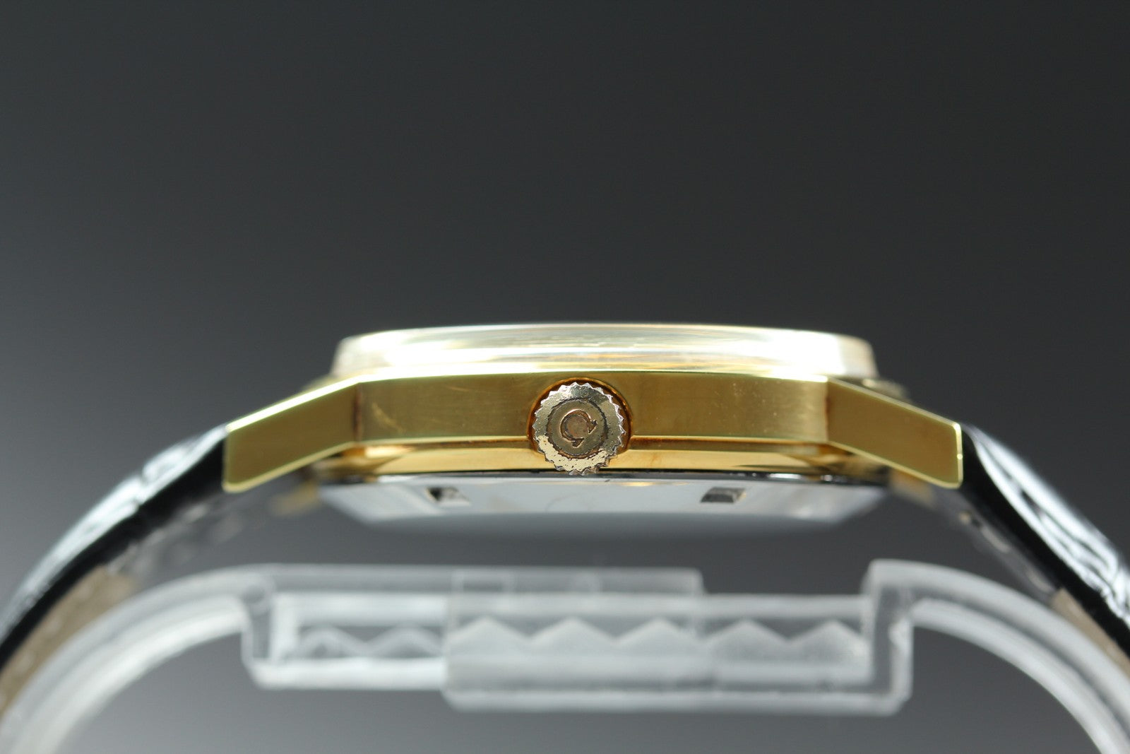 1972 Near MINT OMEGA Geneve 35mm 166.0117 Automatic Champagne Dial Men's Vintage