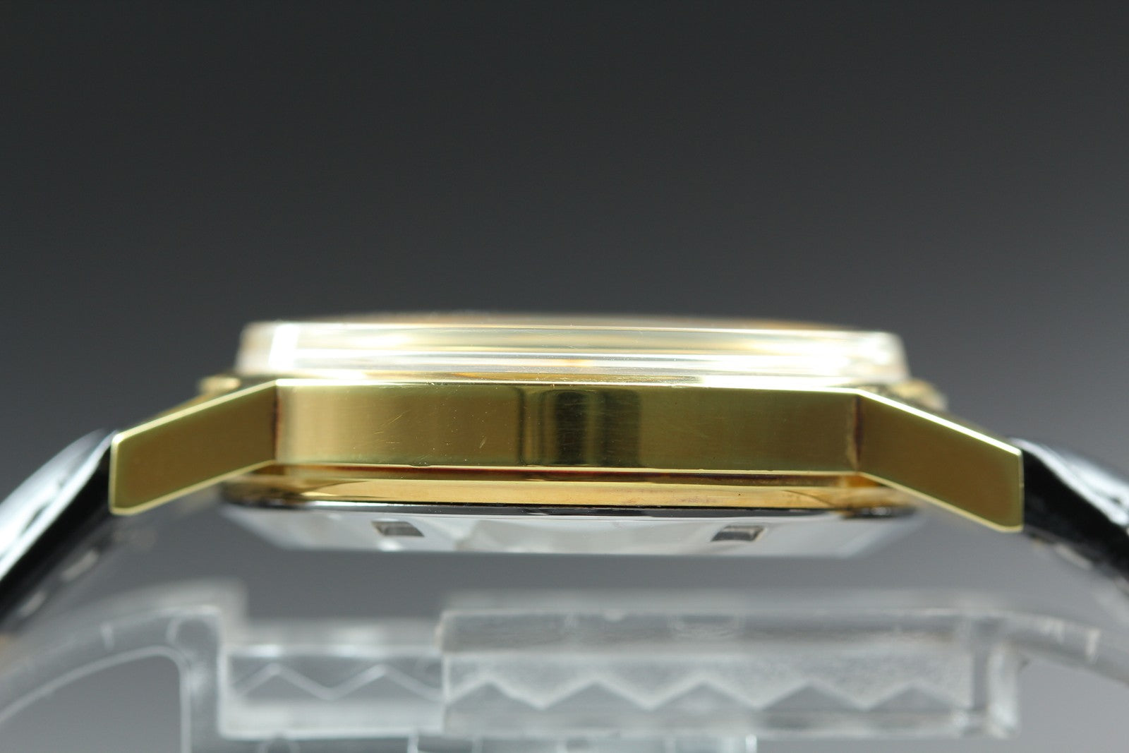 1972 Near MINT OMEGA Geneve 35mm 166.0117 Automatic Champagne Dial Men's Vintage