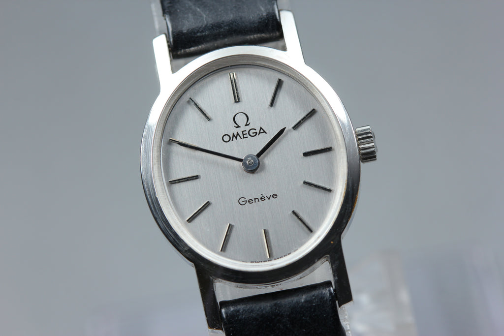 1974 Near MINT OMEGA Geneve 21mm 511.0411 Manual Silver Dial Women's Vintage