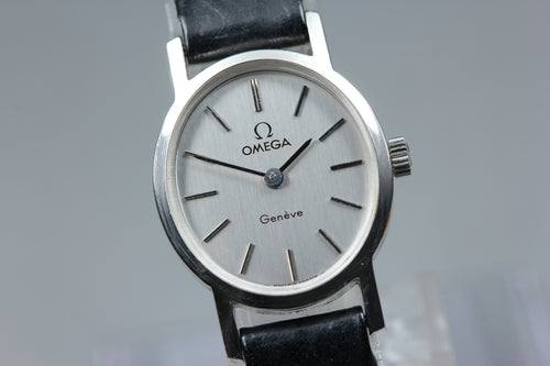 1974 Near MINT OMEGA Geneve 21mm 511.0411 Manual Silver Dial Women's Vintage