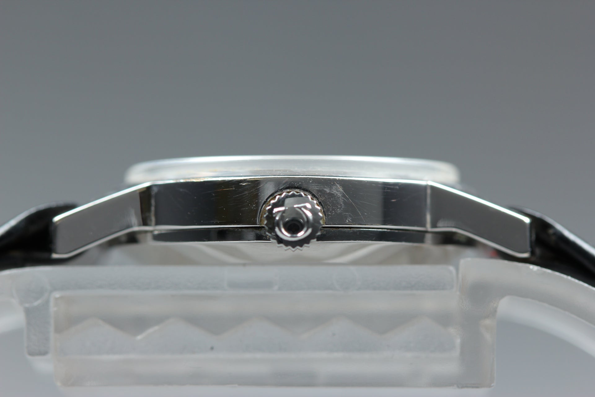 1974 Near MINT OMEGA Geneve 21mm 511.0411 Manual Silver Dial Women's Vintage