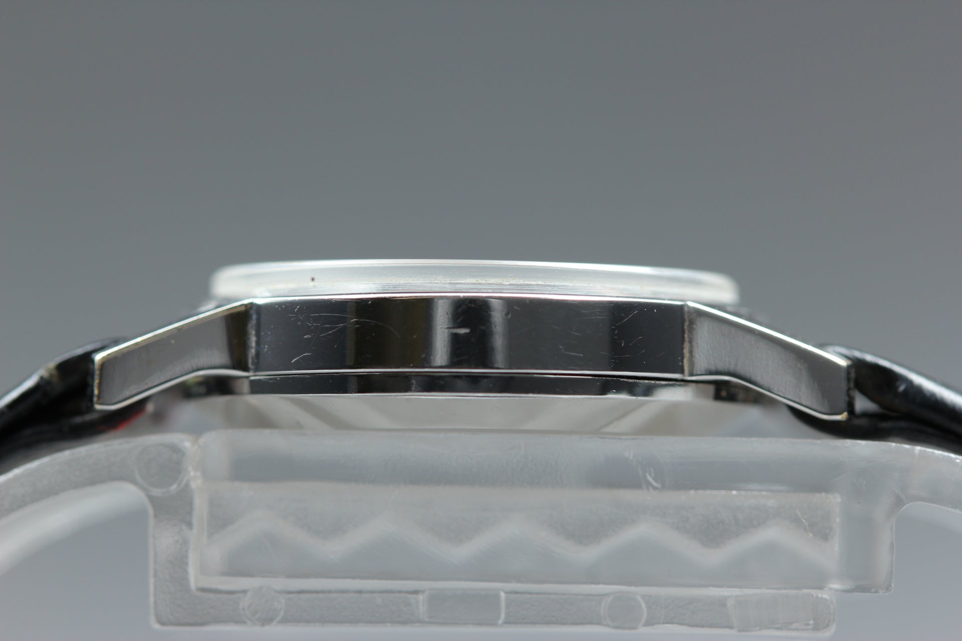 1974 Near MINT OMEGA Geneve 21mm 511.0411 Manual Silver Dial Women's Vintage