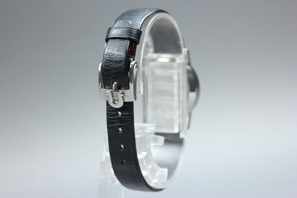 1974 Near MINT OMEGA Geneve 21mm 511.0411 Manual Silver Dial Women's Vintage