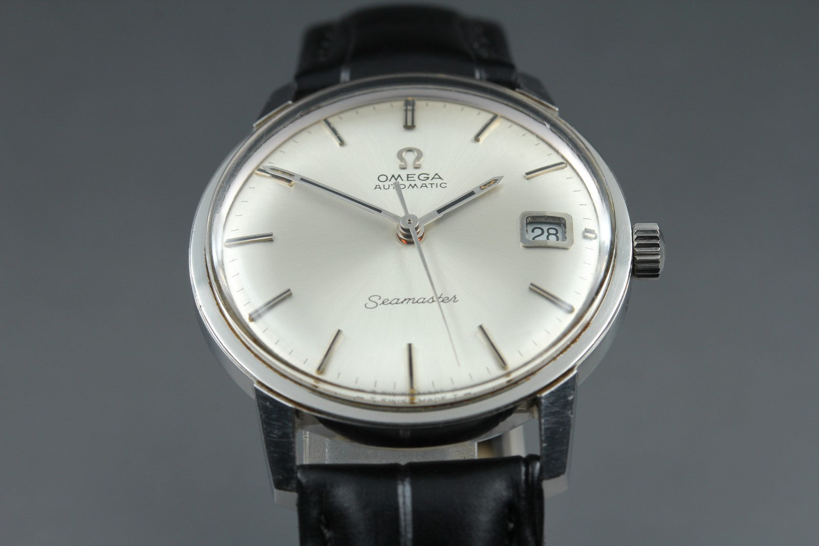1969 Near MINT OMEGA Seamaster 34mm 166.037 Automatic Silver Dial Men's Vintage