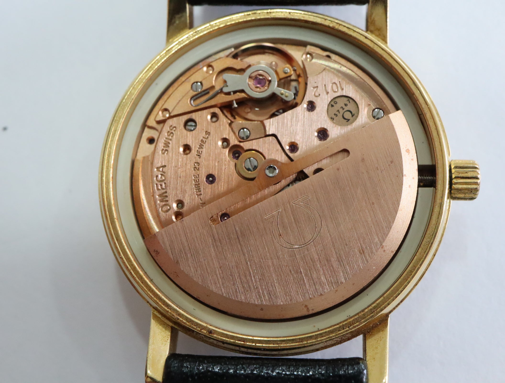1977 Near MINT OMEGA Seamaster 35mm 166.0202 Automatic Gold Dial Men's Vintage