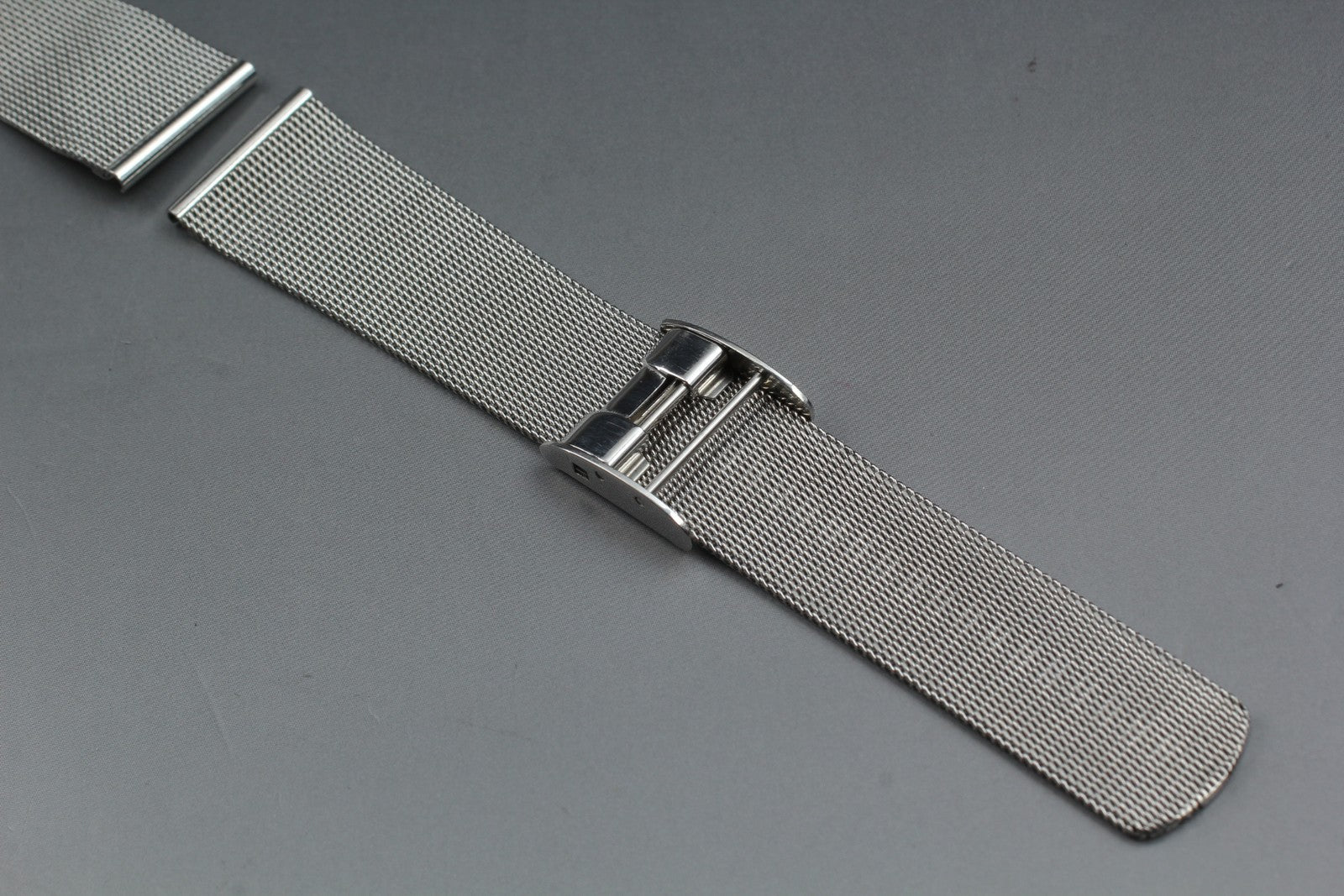 Near MINT OMEGA Milanese/Mesh Band 2058 19mm Stainless Steel Silver Men Vintage