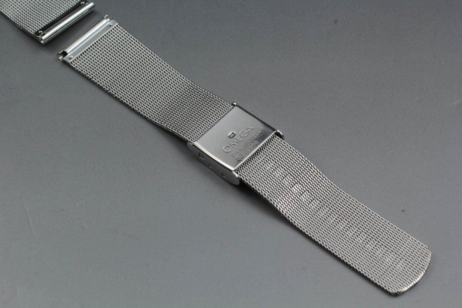 Near MINT OMEGA Milanese/Mesh Band 2058 19mm Stainless Steel Silver Men Vintage