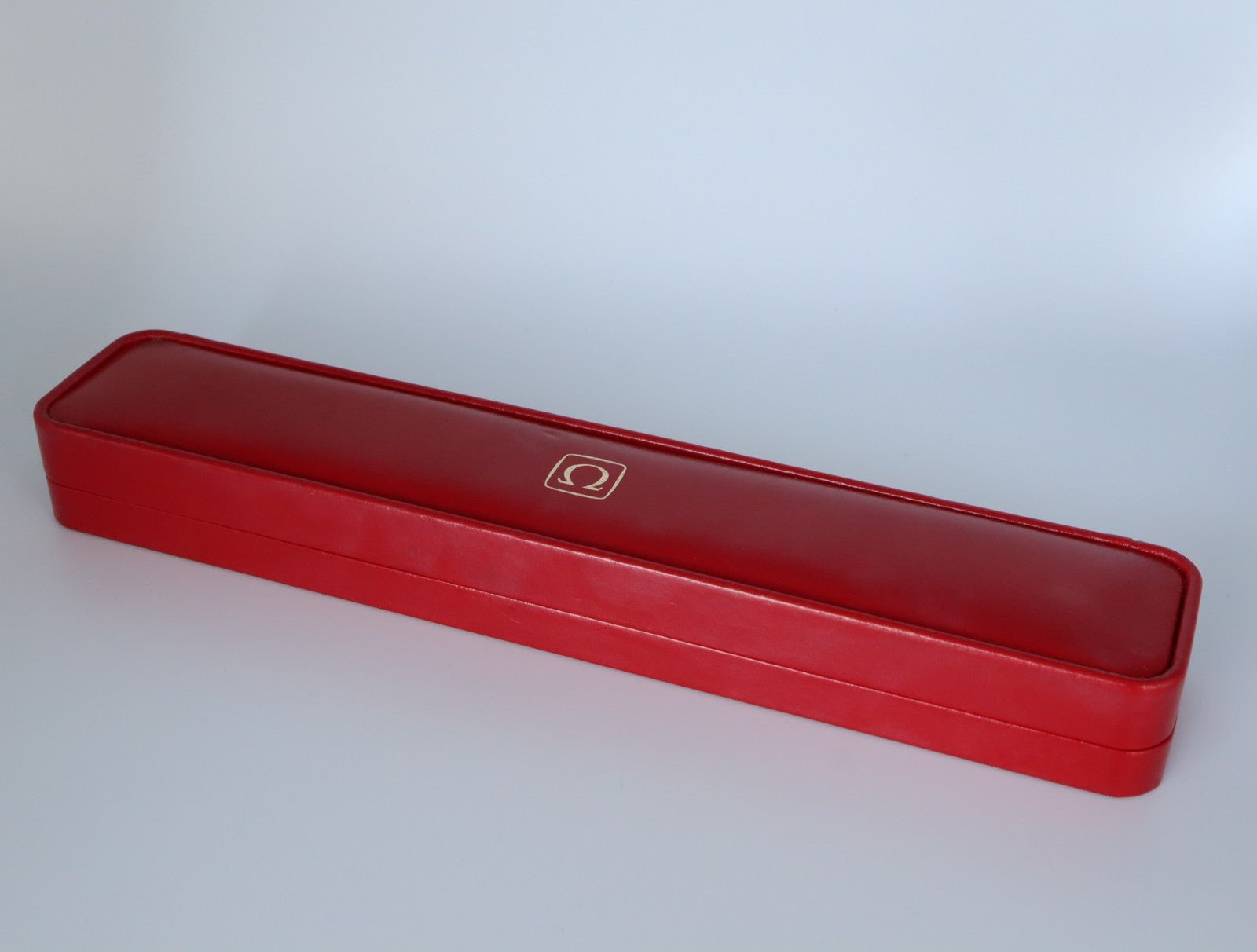 Near MINT OMEGA Vintage Red Watch Box Genuine Case Only for Women's #2634-2