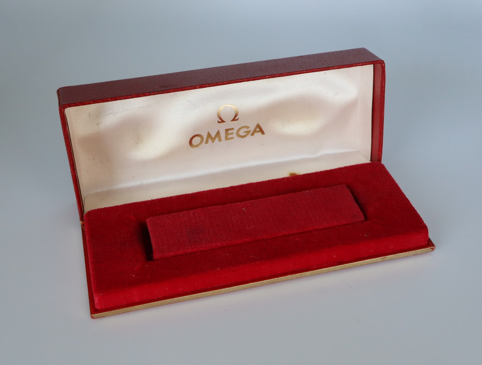 OMEGA Vintage Red Watch Box Genuine Case Only From JAPAN #2766