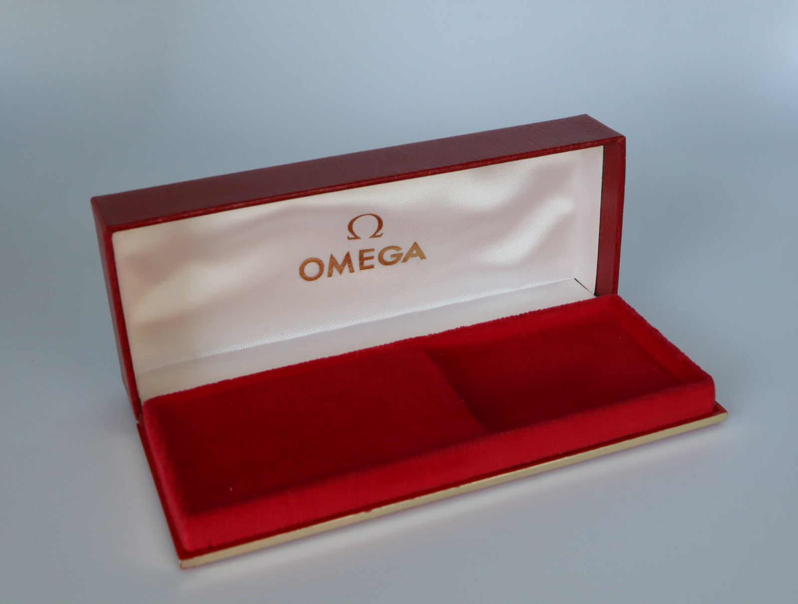 Near MINT OMEGA Vintage Red Watch Box Genuine Case Only From JAPAN #2584-2