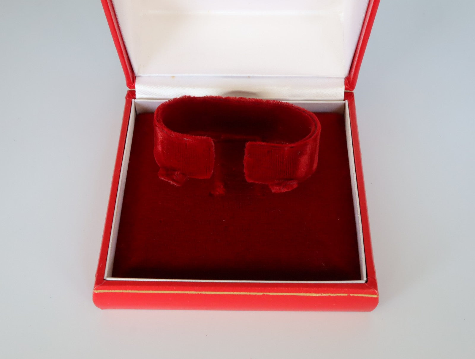 Near MINT OMEGA Vintage Red Watch Box Genuine Case Only From JAPAN #2403-2