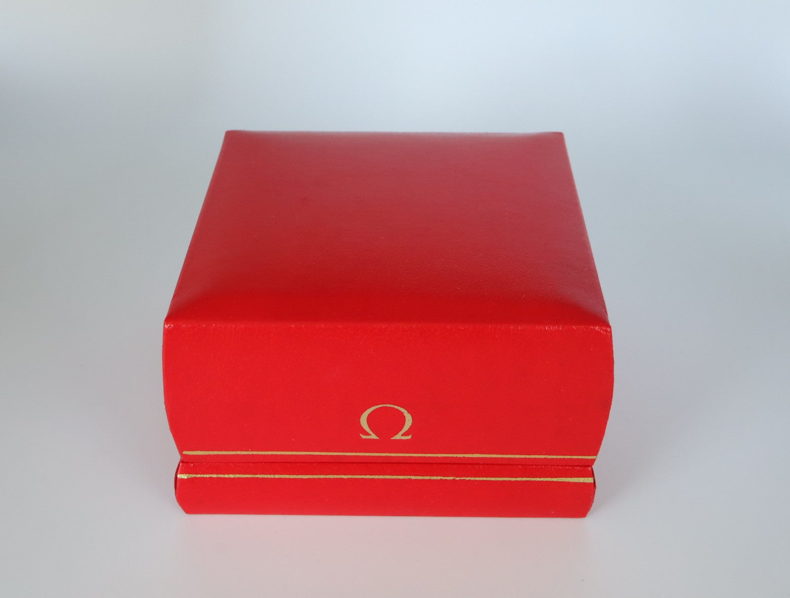 Near MINT OMEGA Vintage Red Watch Box Genuine Case Only From JAPAN #2403-2