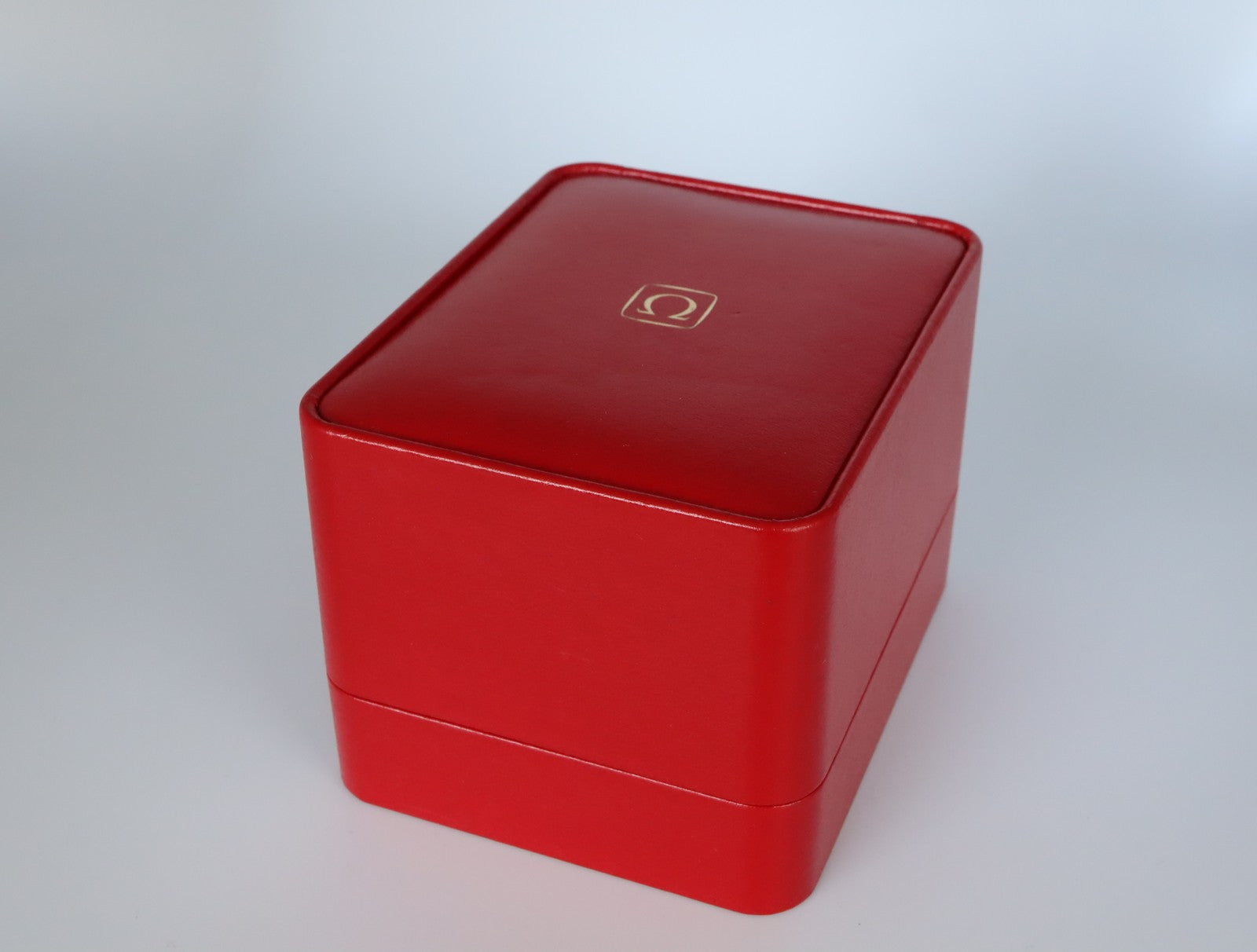 Near MINT OMEGA Vintage Red Watch Box Genuine Case Only From JAPAN 2666-2