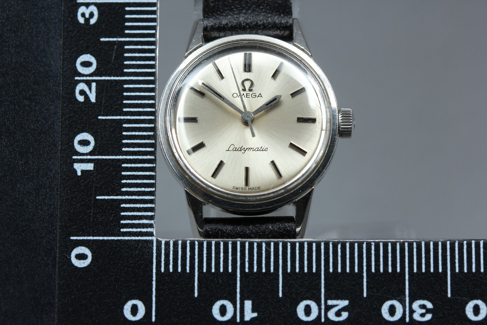 1965 Near MINT OMEGA Seamaster Ladymatic 22mm 565.001 Automatic Women's Vintage