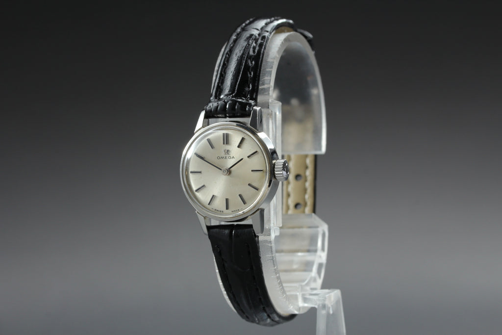 1966 Near MINT OMEGA Seamaster 21mm 515.006 Manual Silver Dial Women's Vintage