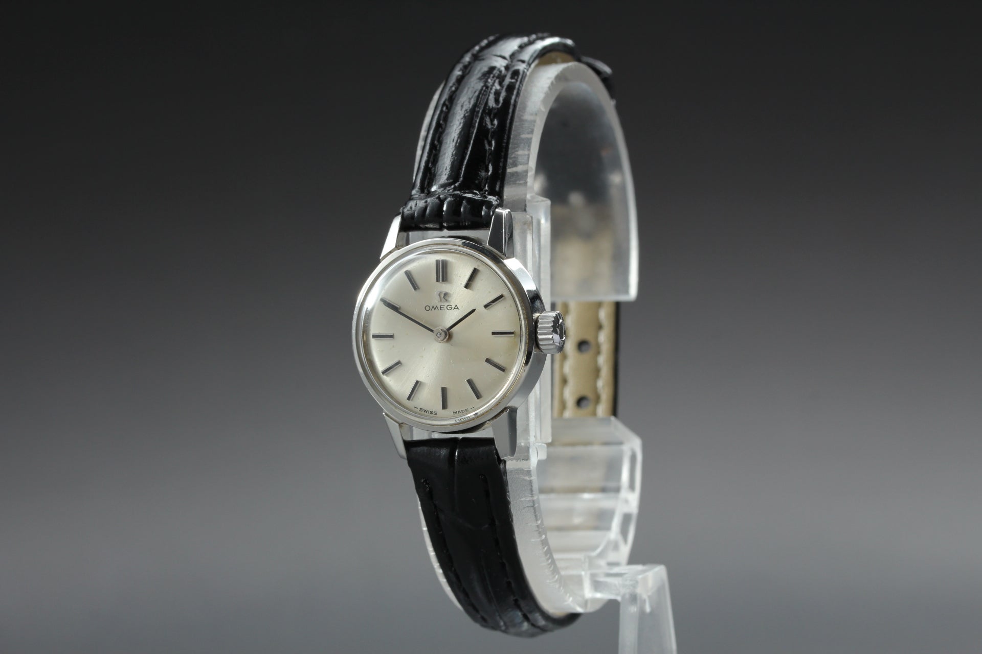 1966 Near MINT OMEGA Seamaster 21mm 515.006 Manual Silver Dial Women's Vintage