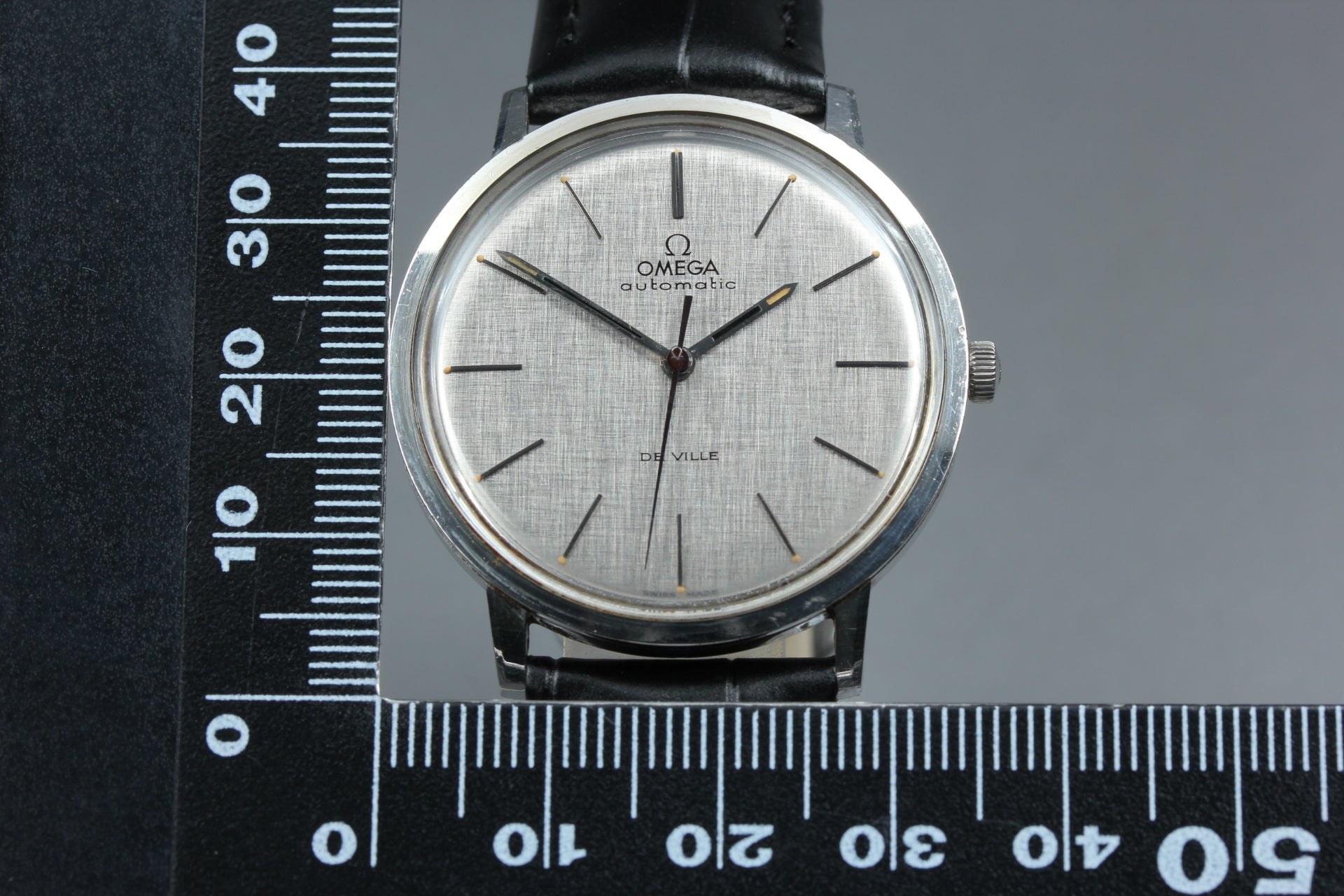 1968 Near MINT OMEGA De Ville 35mm 165.008 Automatic Silver Dial Men's Vintage
