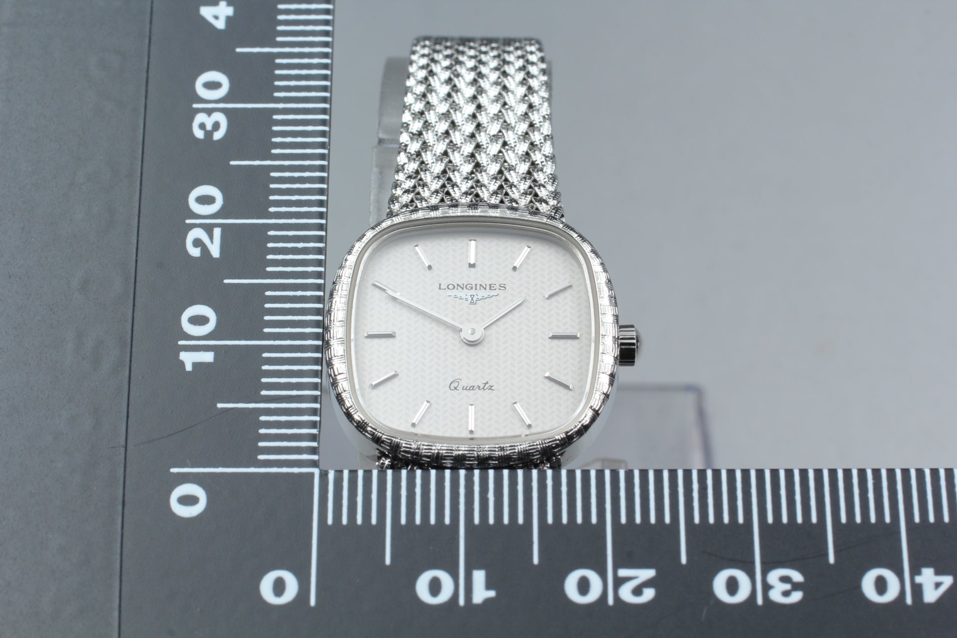Near MINT LONGINES 963 3345 21mm Quartz Stainless Silver Dial Women's Vintage