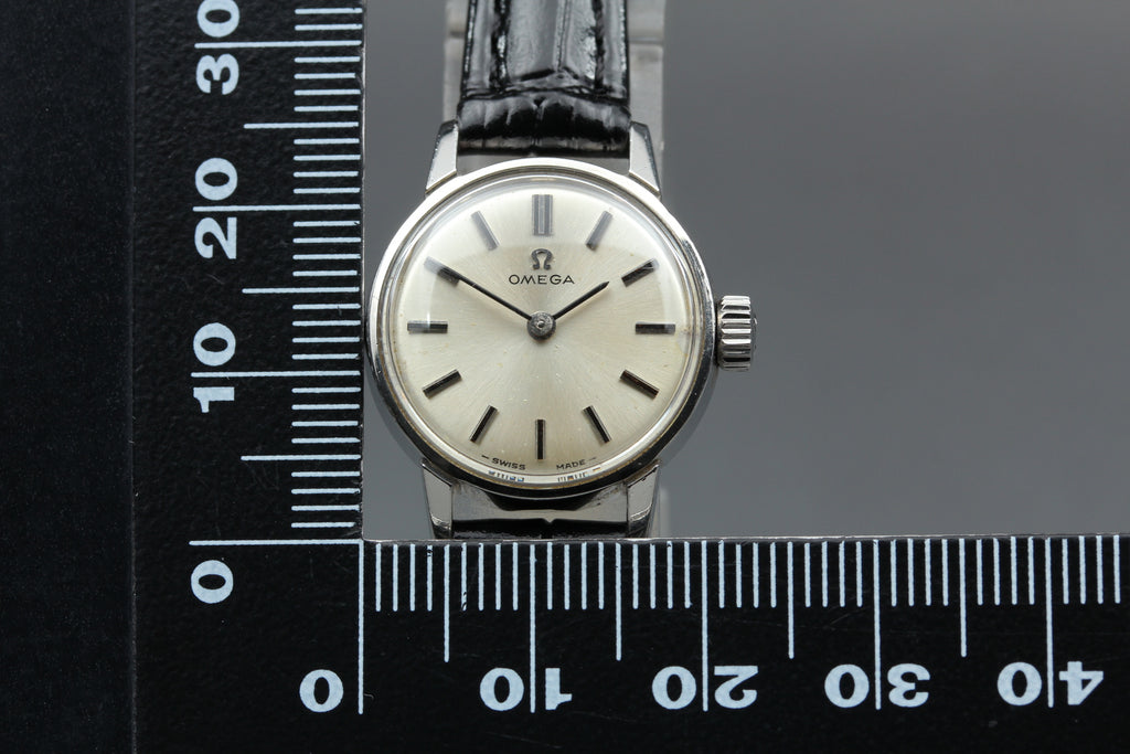 1966 Near MINT OMEGA Seamaster 21mm 515.006 Manual Silver Dial Women's Vintage