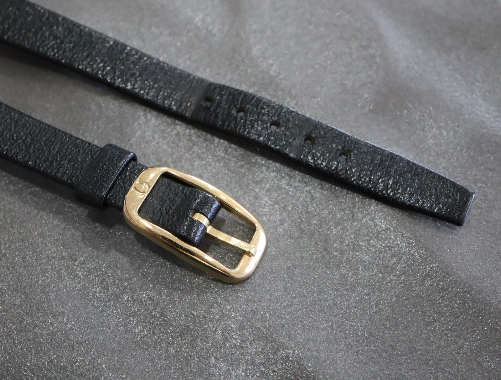 Near MINT OMEGA Vintage Black Leather Strap 10mm Band Gold Buckle Women's #1993