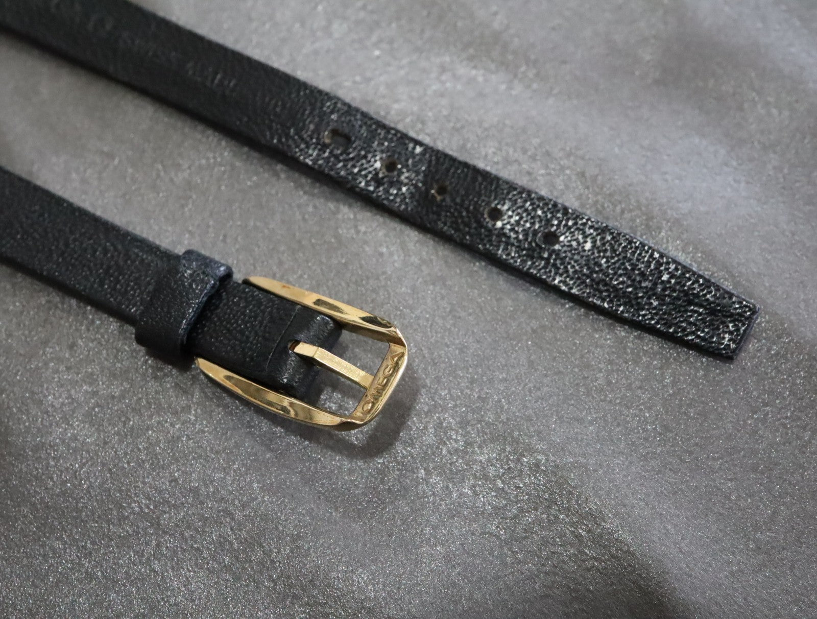 Near MINT OMEGA Vintage Black Leather Strap 10mm Band Gold Buckle Women's #1993