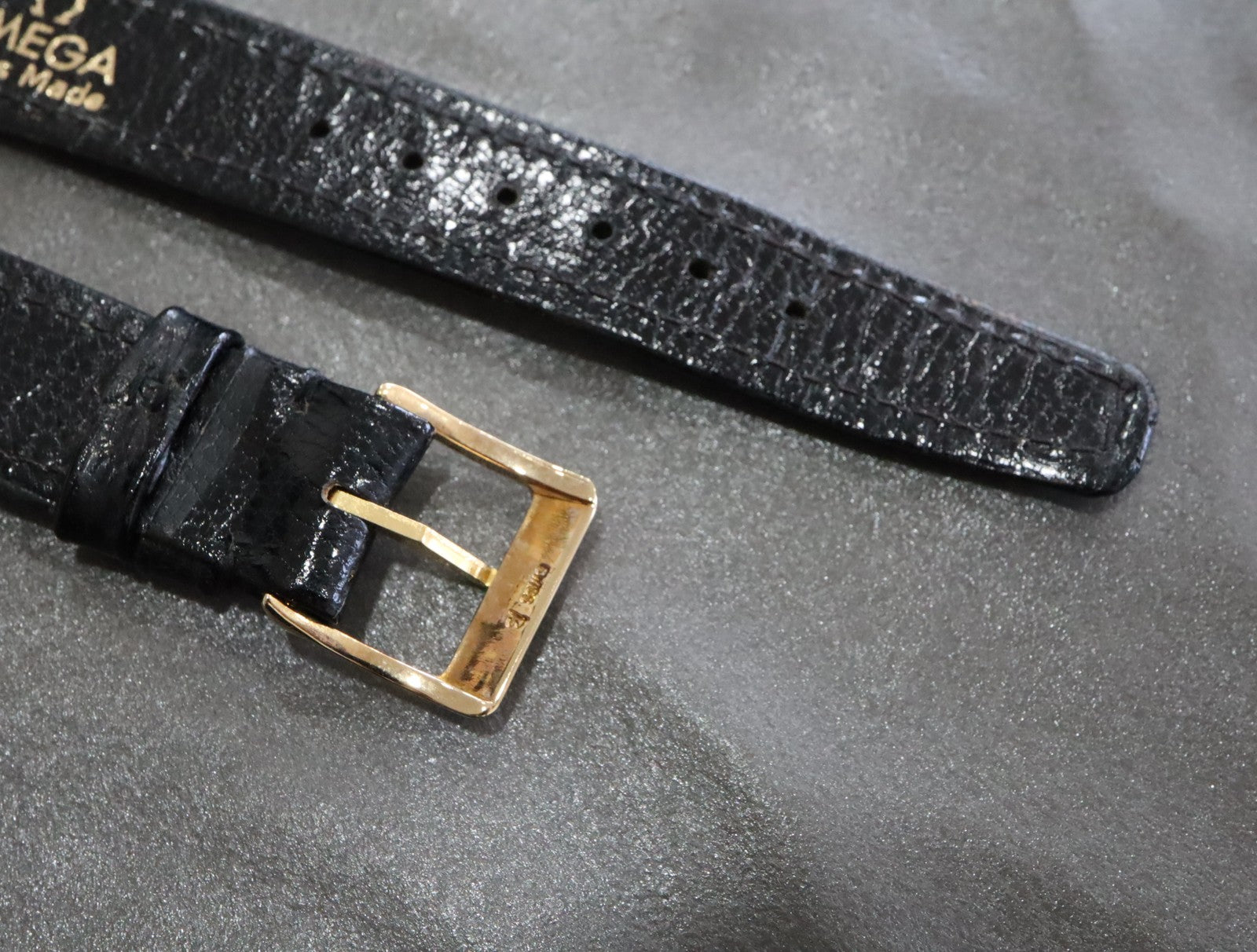 MINT OMEGA Vintage Genuine Black Leather Strap 17mm Band Gold Buckle Men's #2498