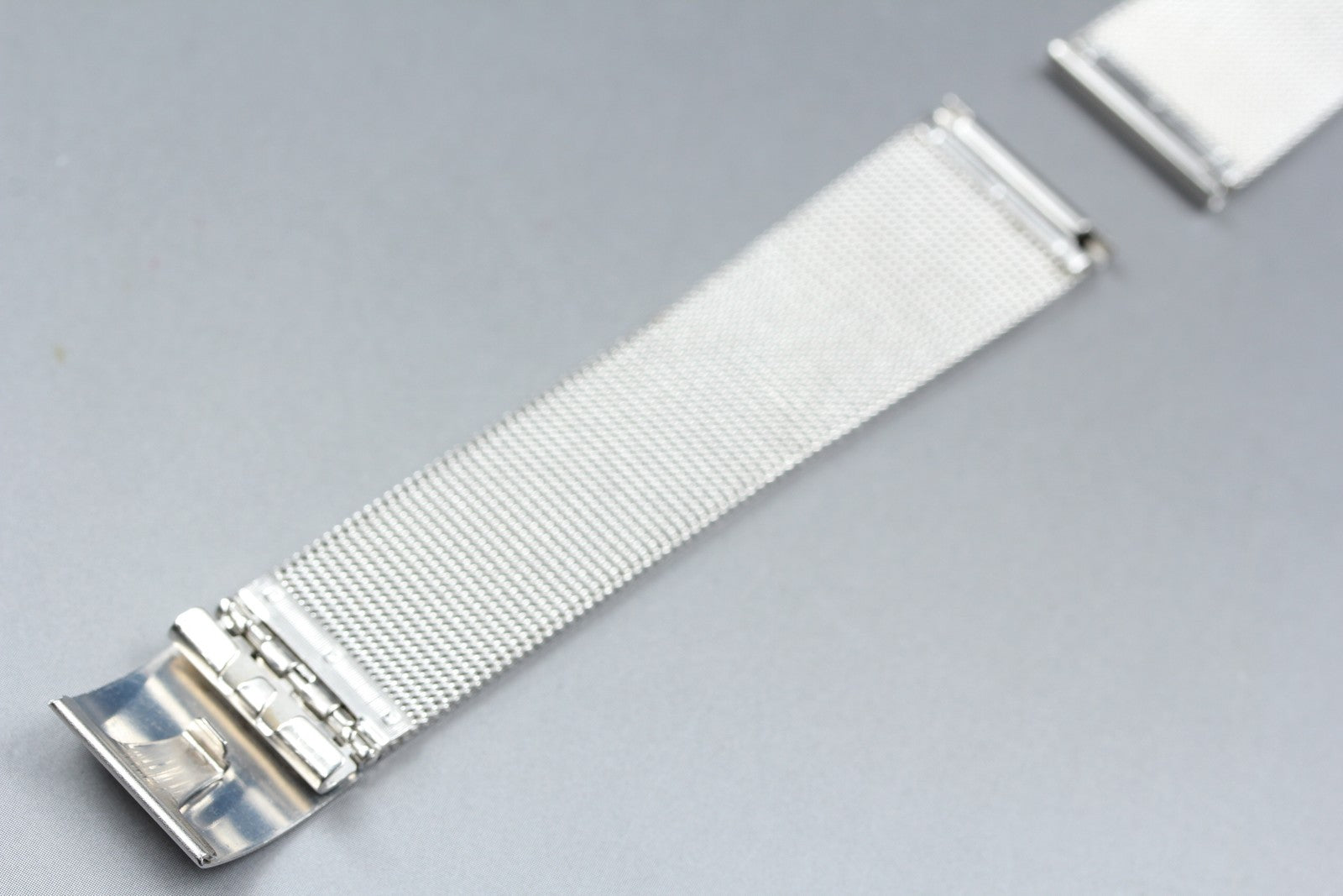 Near MINT OMEGA Milanese/Mesh Band 2057 18mm Stainless Bracelet Men's Vintage