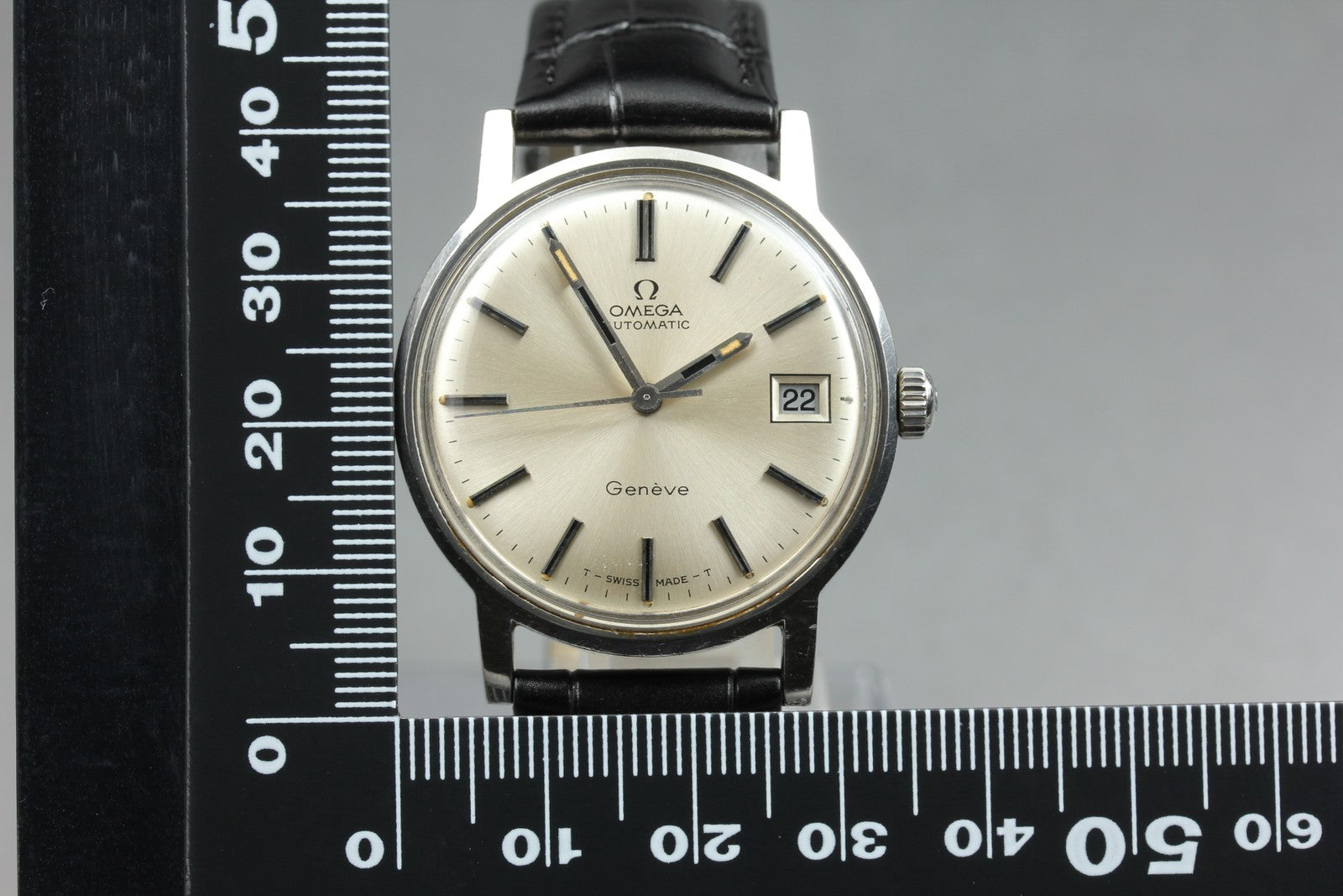 1971 Near MINT OMEGA Geneve 34mm 166.070 Automatic Silver Dial Men's Vintage