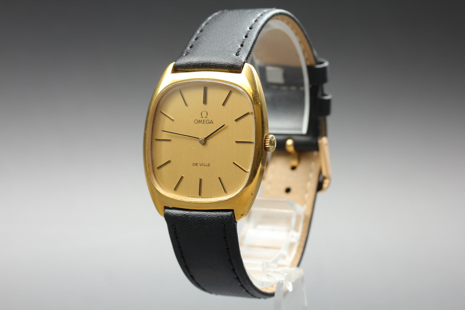 1975 Near MINT OMEGA De Ville 32mm 111.0139 Manual Gold Dial Men's Watch Vintage