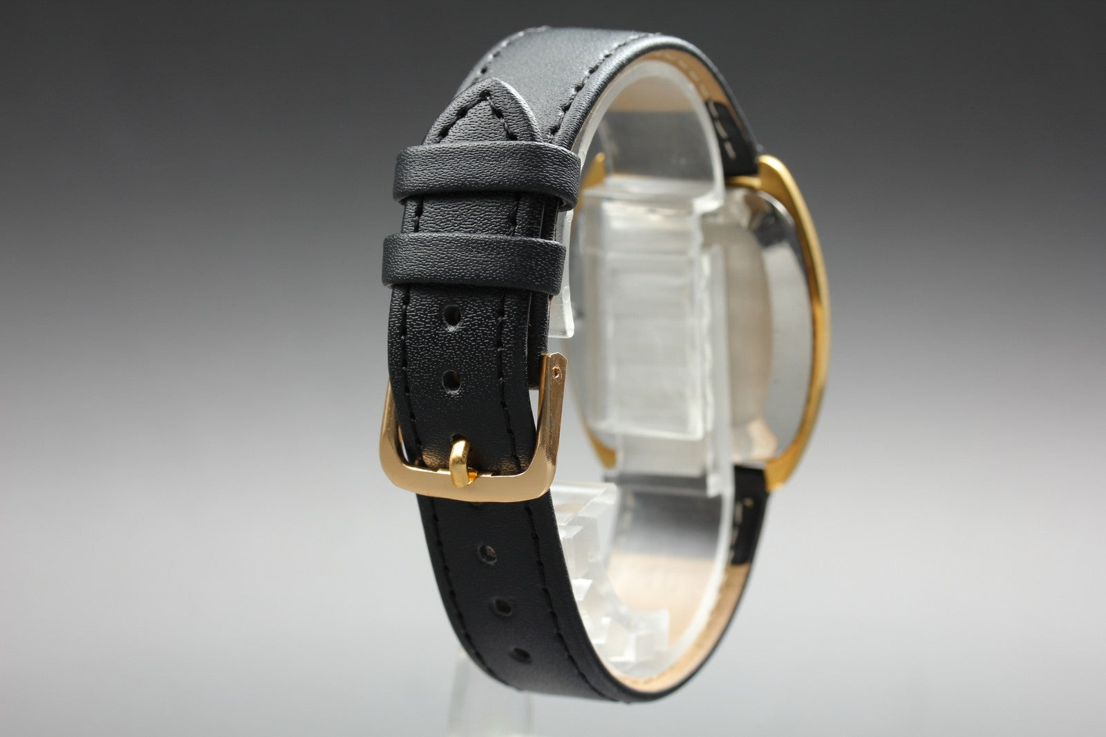 1975 Near MINT OMEGA De Ville 32mm 111.0139 Manual Gold Dial Men's Watch Vintage