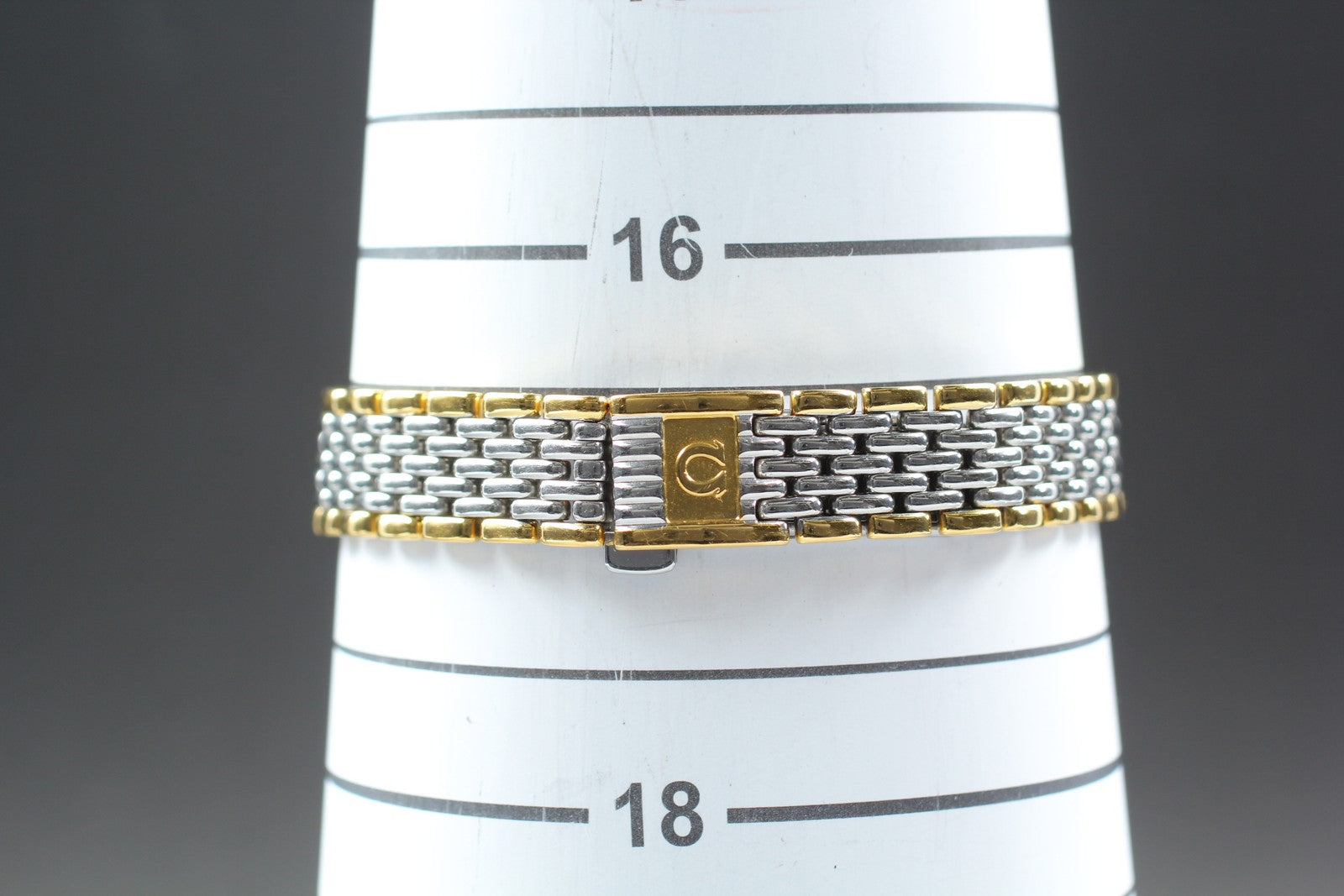 1989 Near MINT OMEGA De Ville 22mm 795.0897.2 Quartz Gold Dial Women's Vintage