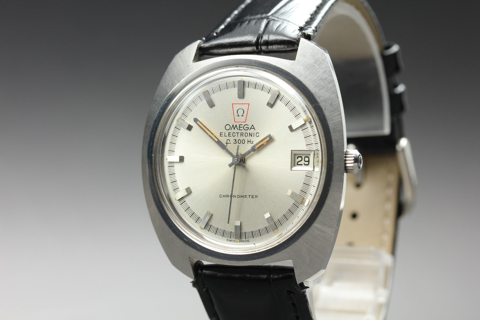 1970 Near MINT OMEGA Geneve f300Hz 38mm 198.030 Quartz Silver Dial Men's Vintage