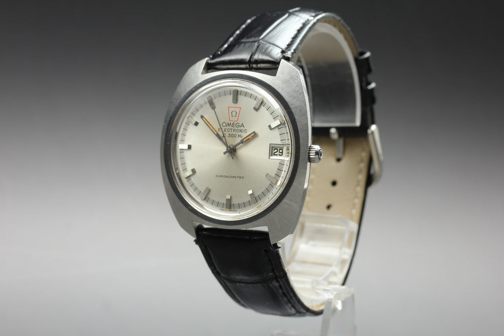 1970 Near MINT OMEGA Geneve f300Hz 38mm 198.030 Quartz Silver Dial Men's Vintage