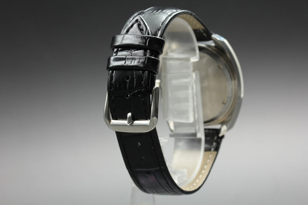 1970 Near MINT OMEGA Geneve f300Hz 38mm 198.030 Quartz Silver Dial Men's Vintage