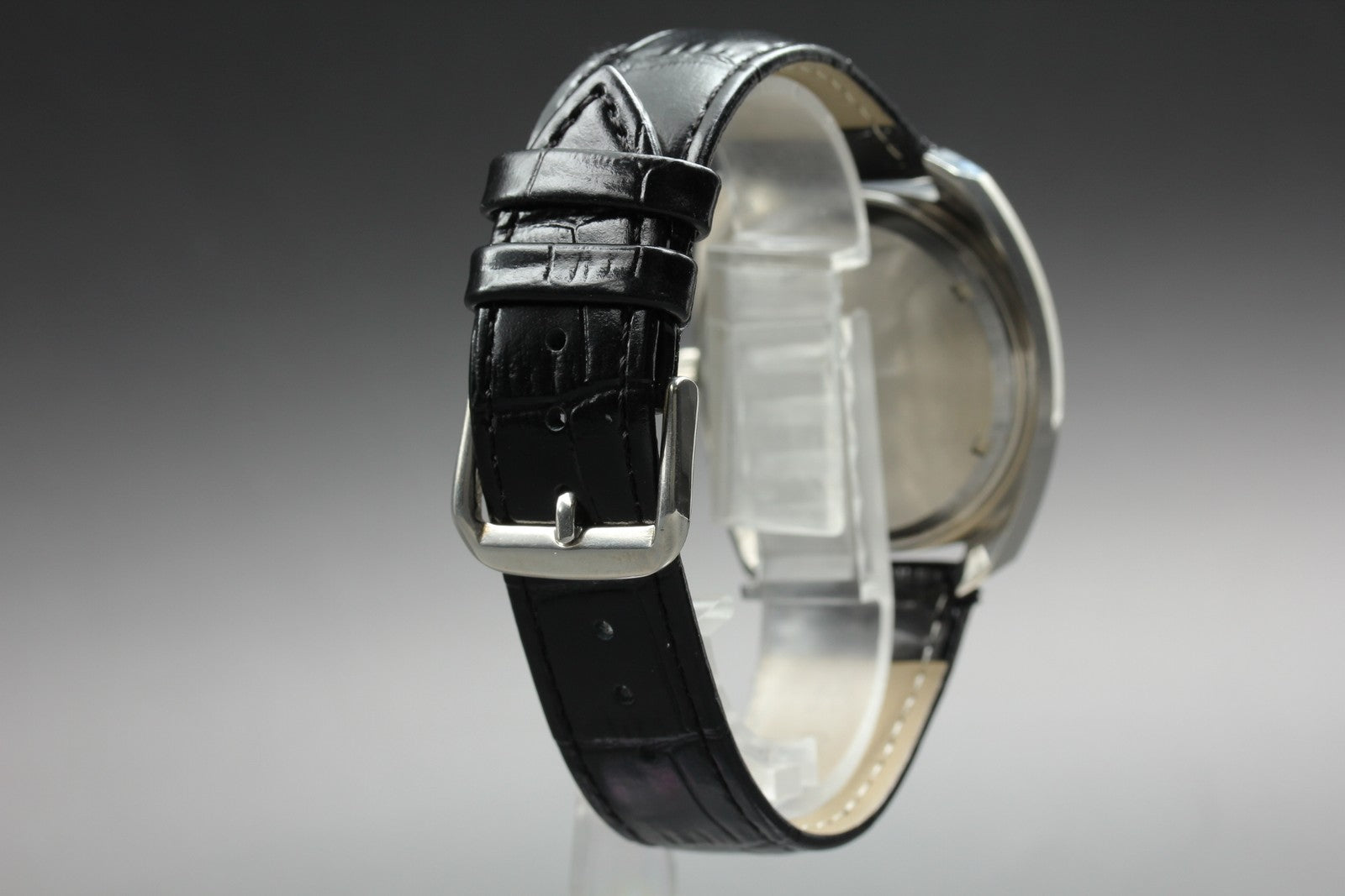 1970 Near MINT OMEGA Geneve f300Hz 38mm 198.030 Quartz Silver Dial Men's Vintage