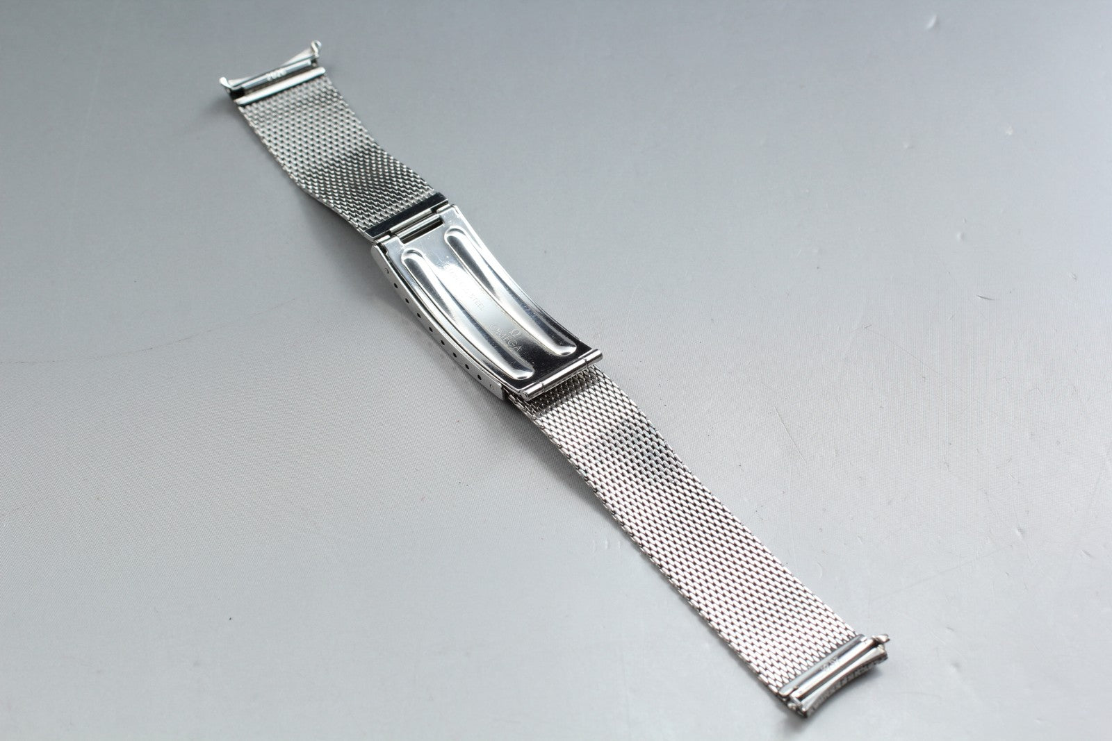 Near MINT OMEGA Milanese/Mesh Band 2028 18mm Stainless Steel Silver Men Vintage
