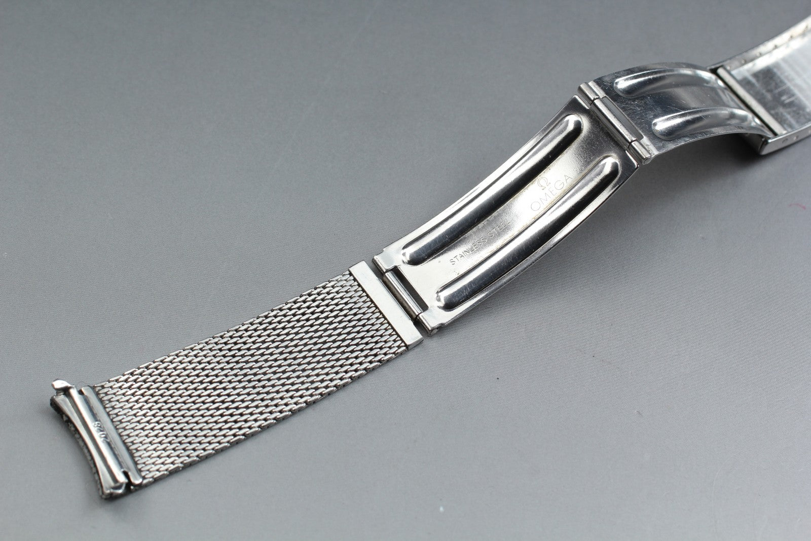 Near MINT OMEGA Milanese/Mesh Band 2028 18mm Stainless Steel Silver Men Vintage