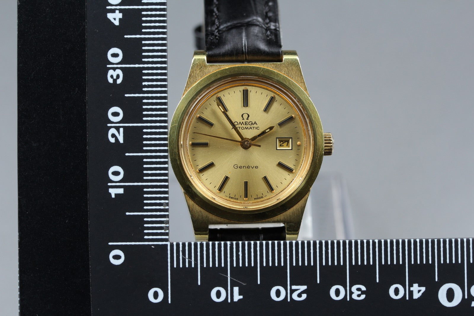 1973 Near MINT OMEGA Geneve 26mm 566.0065 Automatic Gold Dial Women's Vintage