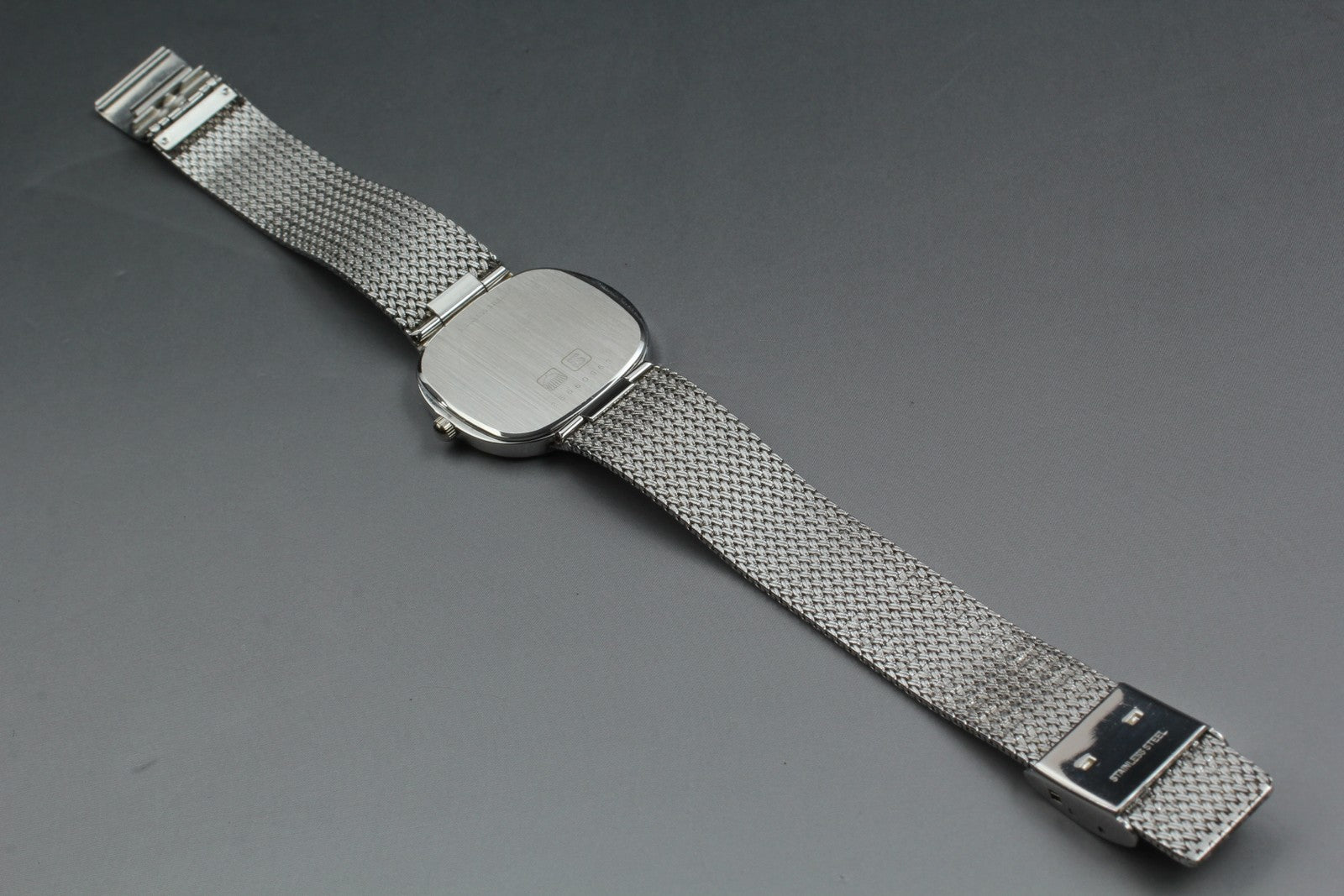 Near MINT LONGINES 978 3386 30mm Quartz Stainless steel Silver Dial Men Vintage