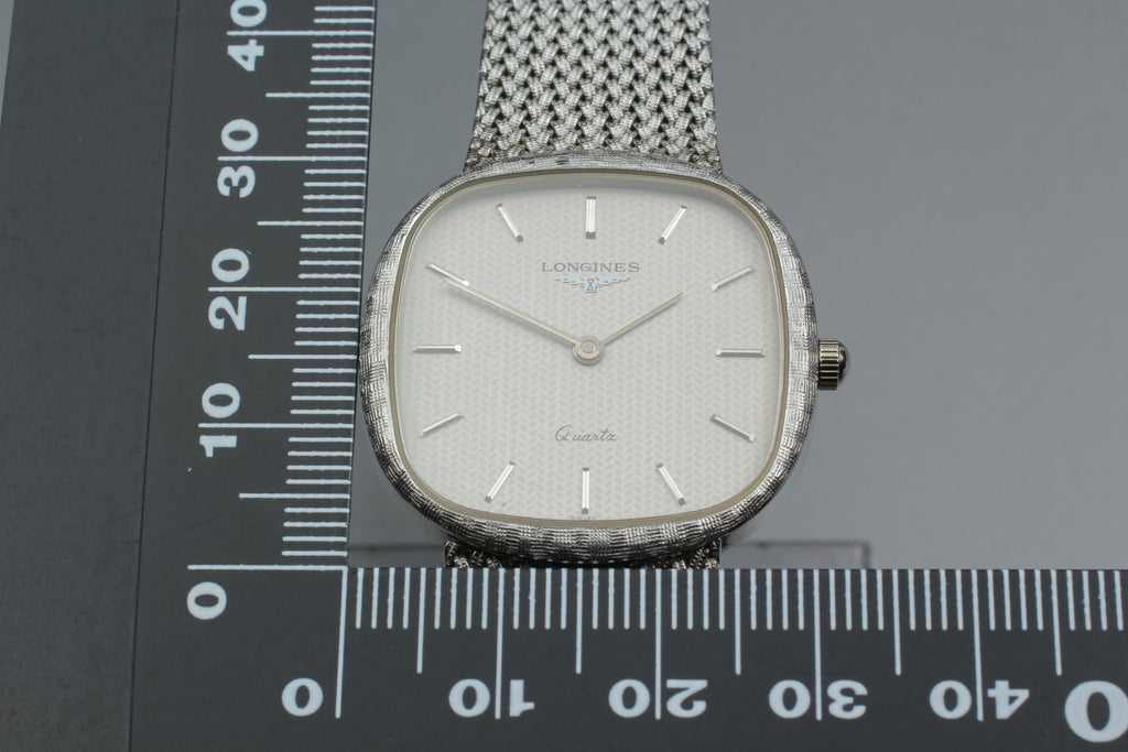 Near MINT LONGINES 978 3386 30mm Quartz Stainless steel Silver Dial Men Vintage