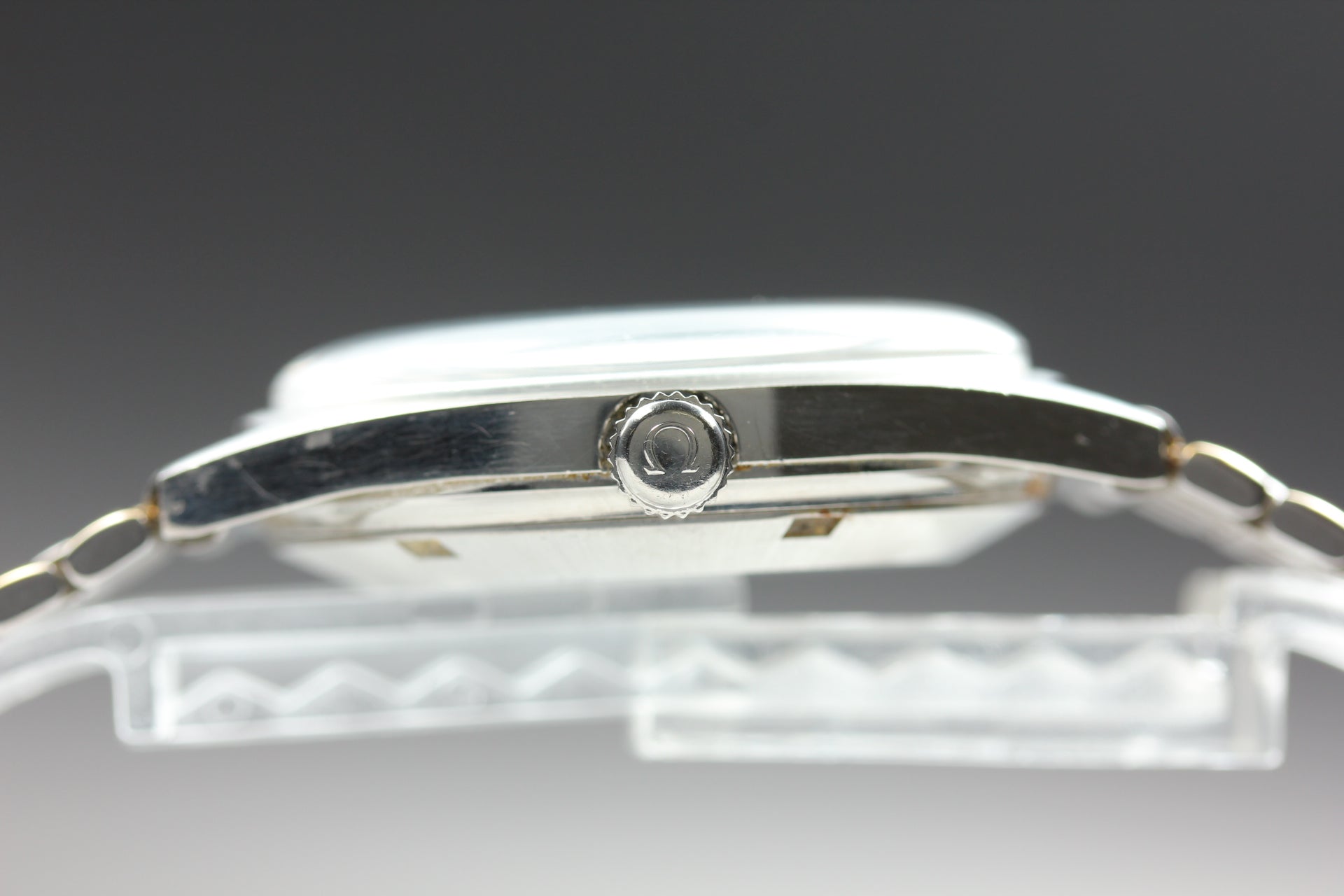 1969 Near MINT OMEGA Geneve 34mm 166.041 Automatic Silver Dial Men's Vintage