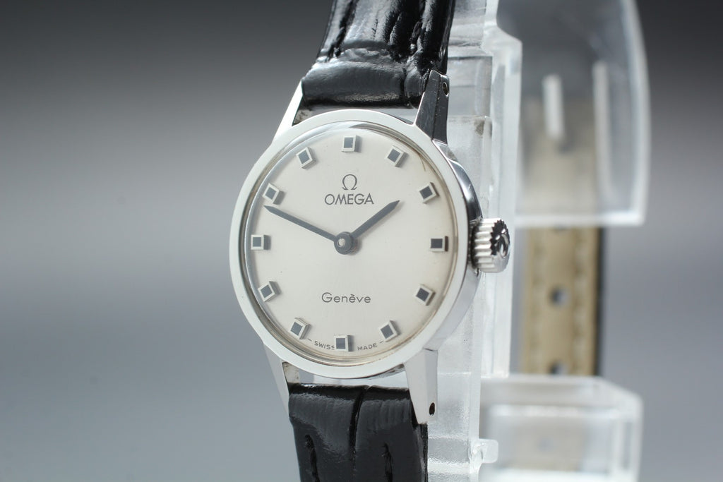 1973 Near MINT OMEGA Geneve 20mm 511.0451 Manual Silver Dial Women's Vintage