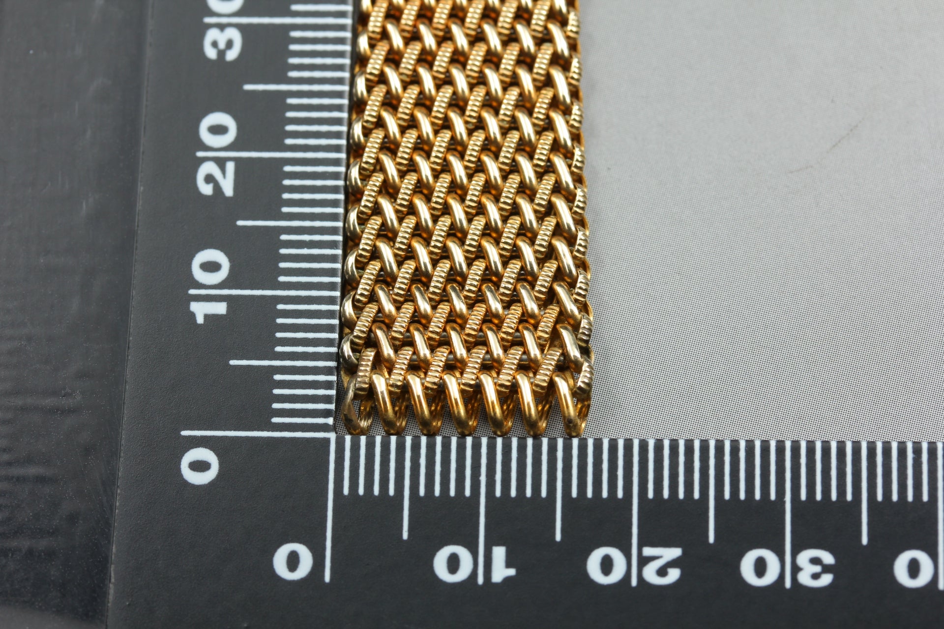 Near MINT OMEGA Milanese/Mesh Band FF595/1148 17mm Gold Plated Men's Vintage