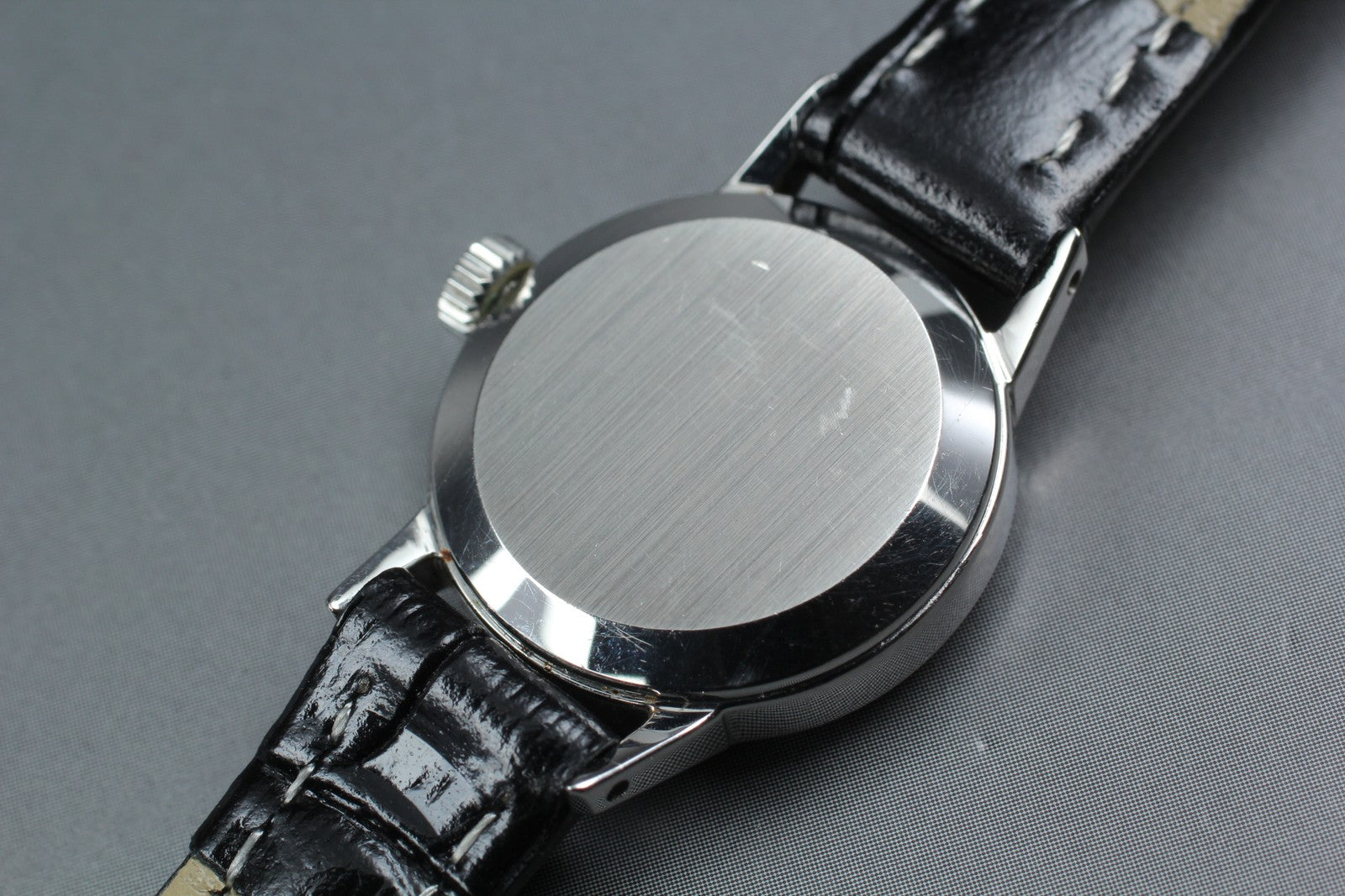 1973 Near MINT OMEGA Geneve 20mm 511.0451 Manual Silver Dial Women's Vintage