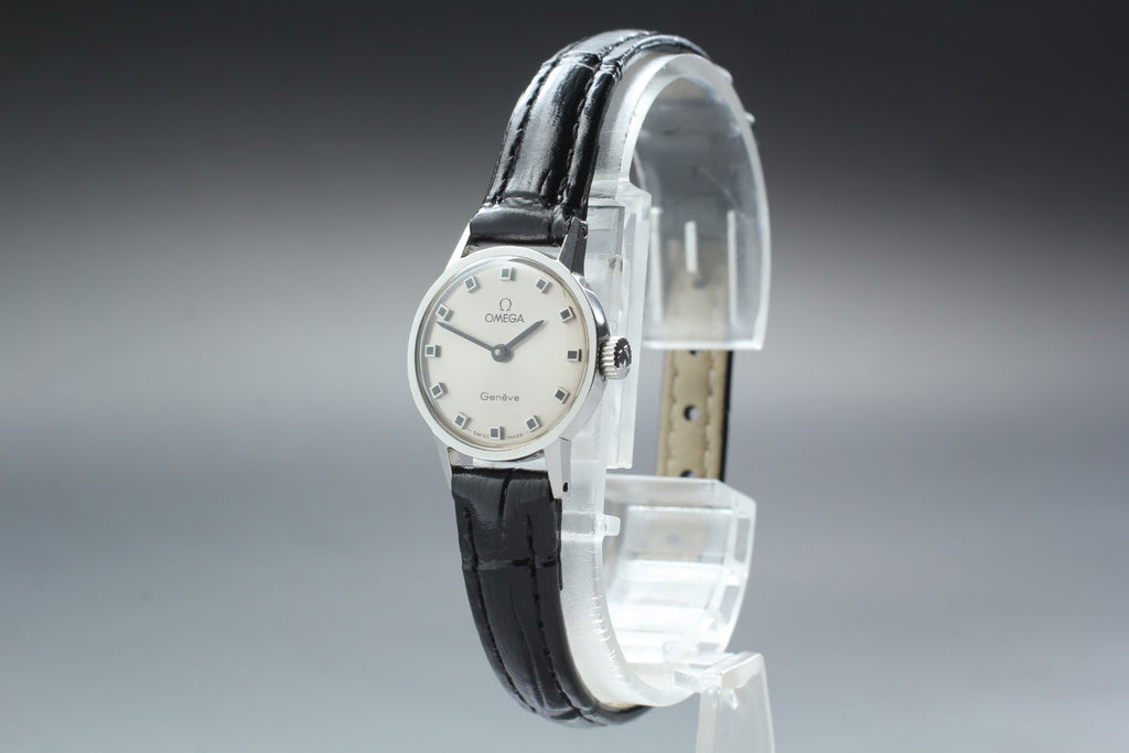 1973 Near MINT OMEGA Geneve 20mm 511.0451 Manual Silver Dial Women's Vintage