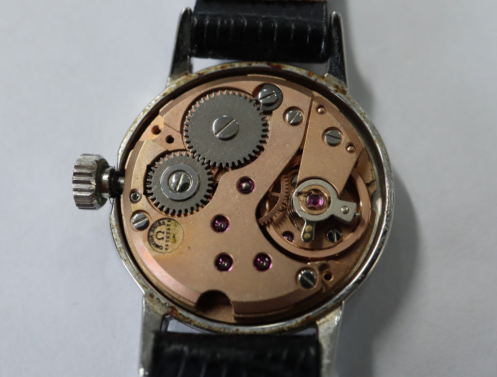 1973 Near MINT OMEGA Geneve 20mm 511.0451 Manual Silver Dial Women's Vintage