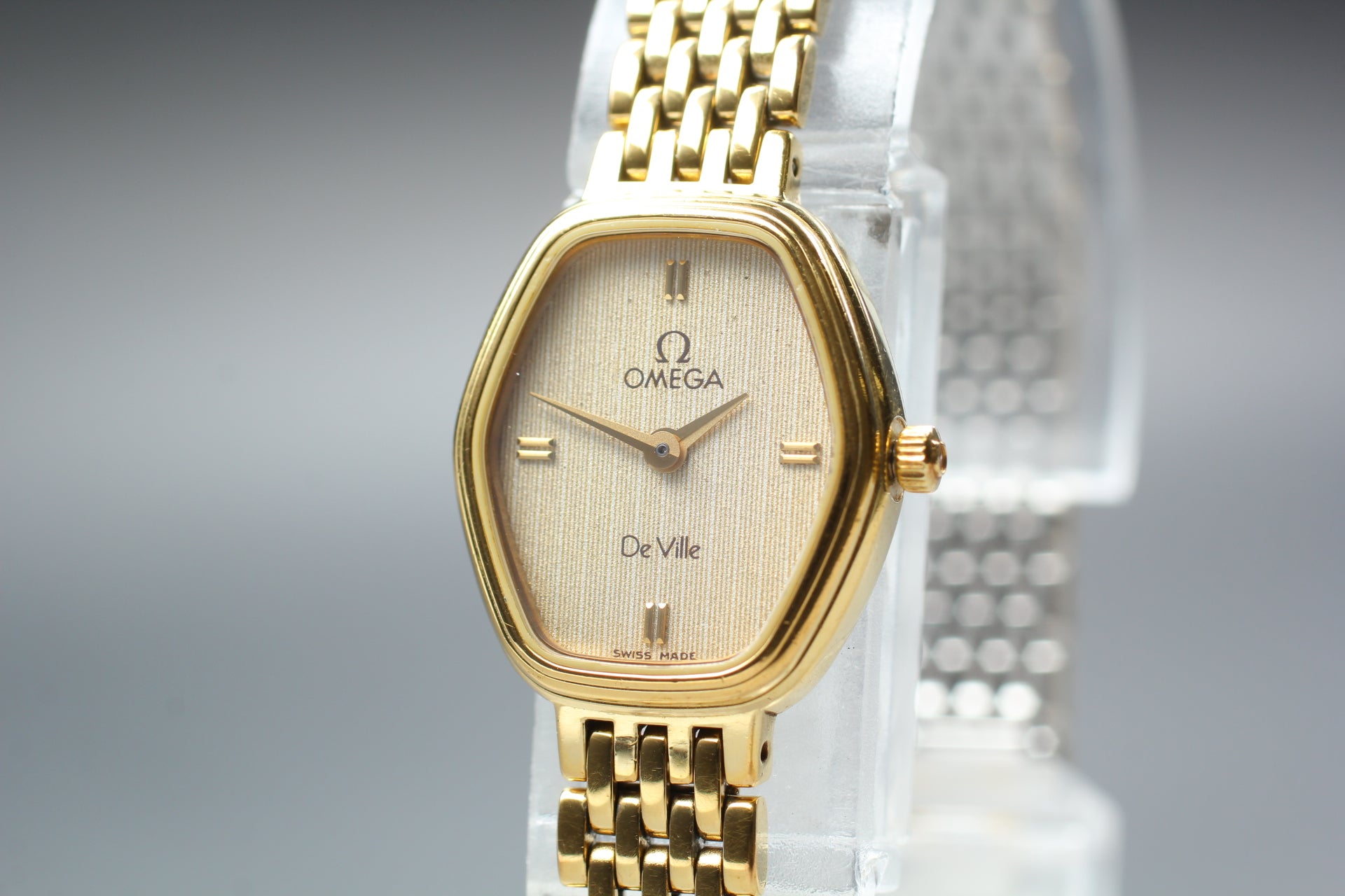 1984 OMEGA De Ville 17mm 791.0881 Quartz Gold Dial Women's Watch Vintage Exc+5