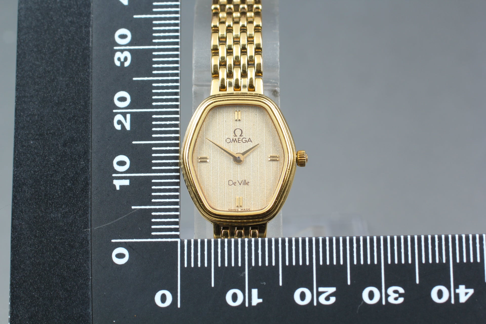 1984 OMEGA De Ville 17mm 791.0881 Quartz Gold Dial Women's Watch Vintage Exc+5