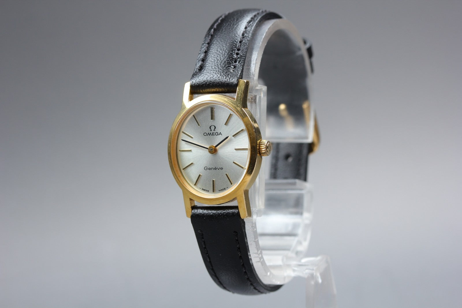1975 Near MINT OMEGA Geneve 21mm 511.0411 Manual Champagne Dial Women's Vintage
