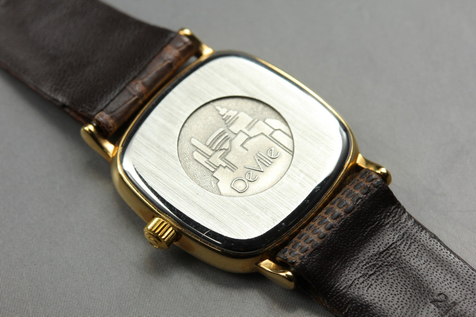 1989 Near MINT/Box, Paper OMEGA De Ville 21mm 595.0098.2 Quartz Women's Vintage